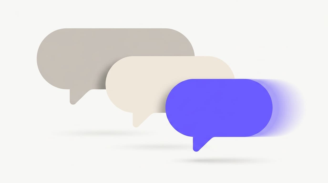 Trois bulles de conversation flottantes dont une en violet au premier plan